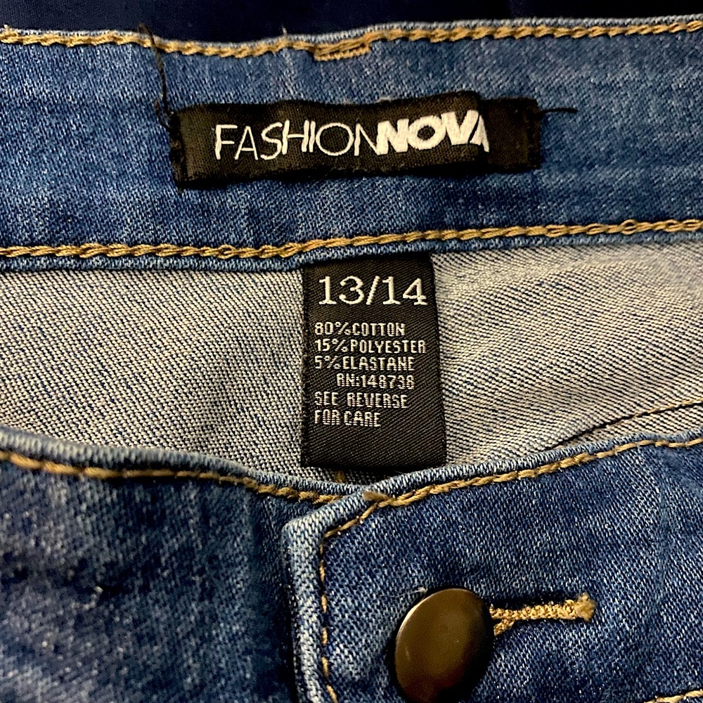 FASION NOVA RIPPED JEANS - Picture 2 of 4